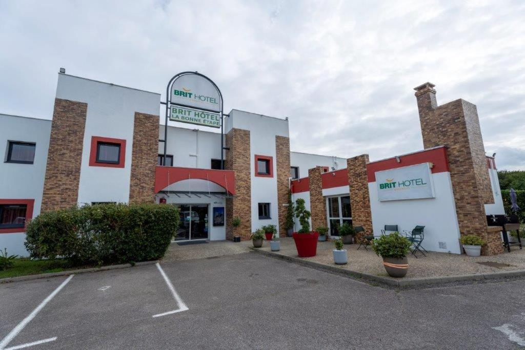 Brit Hotel La Bonne Etape Évreux Exterior foto